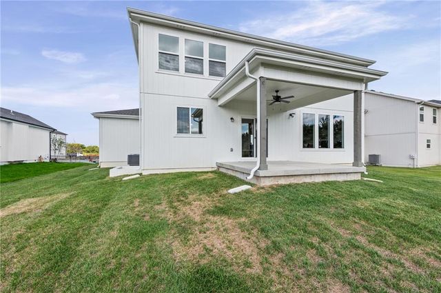 18925 W 193 Terrace, Spring Hill, KS 66083