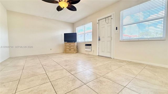 22 SE 3rd Terrace 3, Dania Beach, FL 33004