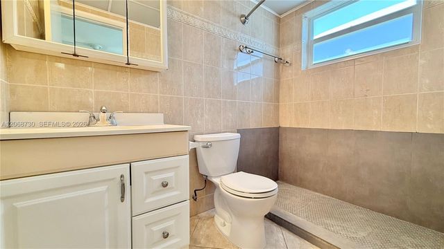 22 SE 3rd Terrace 3, Dania Beach, FL 33004