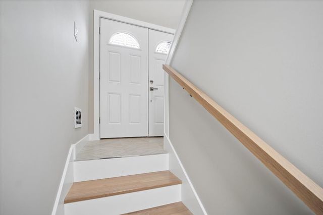 349 Park Avenue, Cary, IL 60013