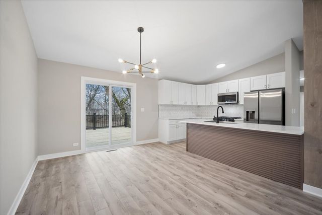 349 Park Avenue, Cary, IL 60013