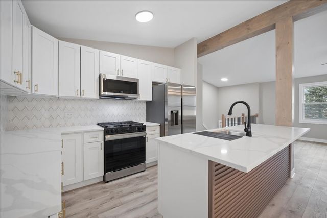 349 Park Avenue, Cary, IL 60013