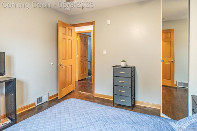 22501 Maple Street, St. Clair Shores, MI 48081
