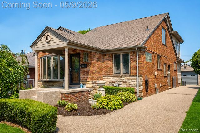22501 Maple Street, St. Clair Shores, MI 48081