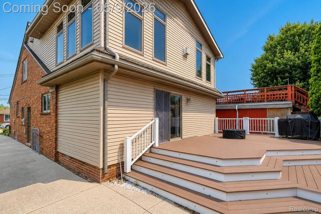 22501 Maple Street, St. Clair Shores, MI 48081