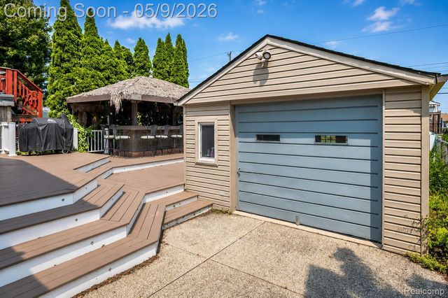 22501 Maple Street, St. Clair Shores, MI 48081
