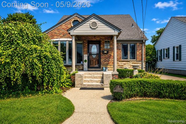 22501 Maple Street, St. Clair Shores, MI 48081