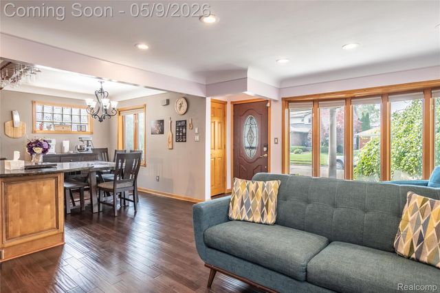 22501 Maple Street, St. Clair Shores, MI 48081