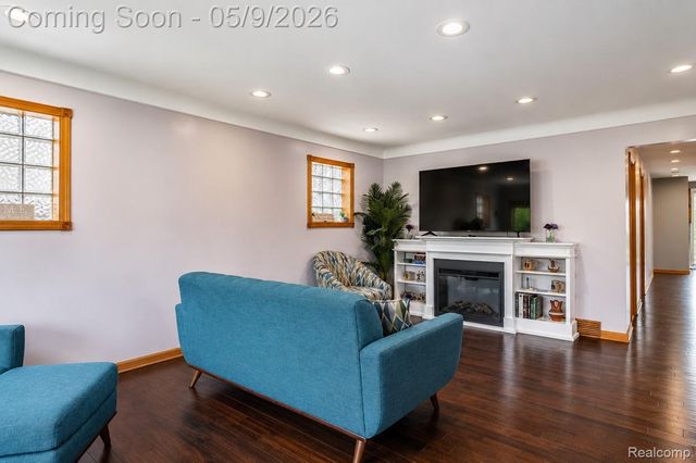22501 Maple Street, St. Clair Shores, MI 48081