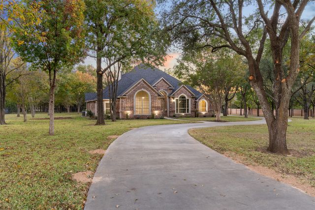 615 W Aurora Vista Trail, Aurora, TX 76078