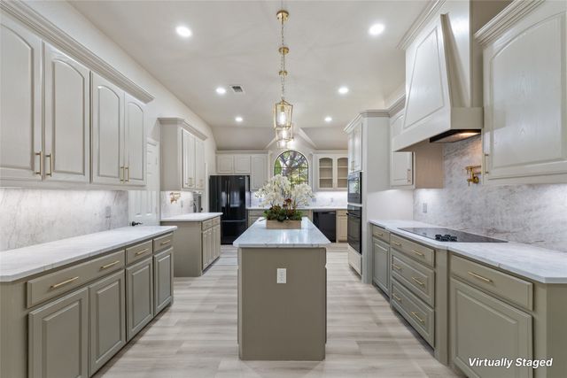 615 W Aurora Vista Trail, Aurora, TX 76078