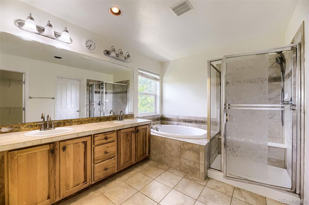 Image 26 of property listing at 4900 Bluegate Drive, Highlands Ranch, CO 80130