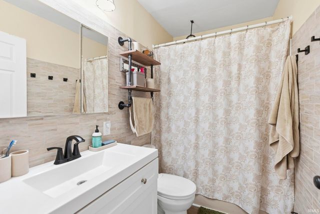 1025 Ferguson Avenue, Fort Wayne, IN 46805