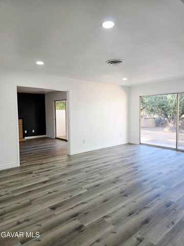 7167 Columbia Way, Lancaster, CA 93536