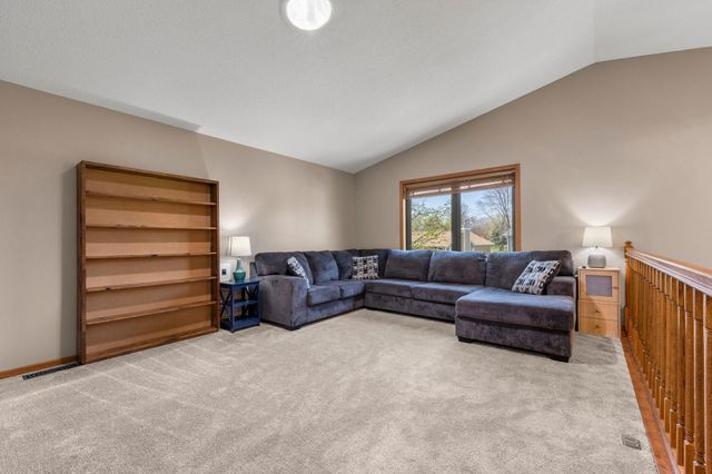 1286 Emerald Lane, Shakopee, MN 55379