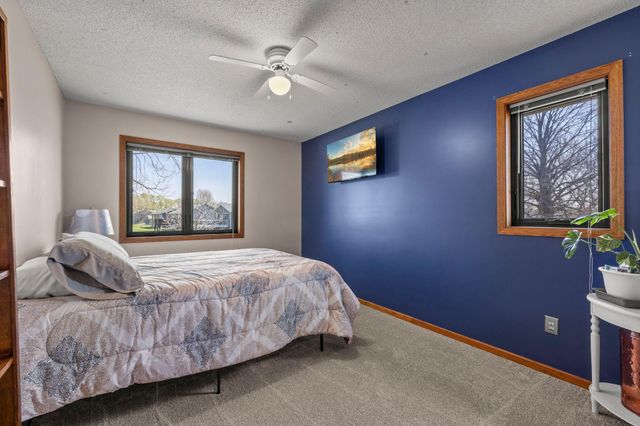 1286 Emerald Lane, Shakopee, MN 55379