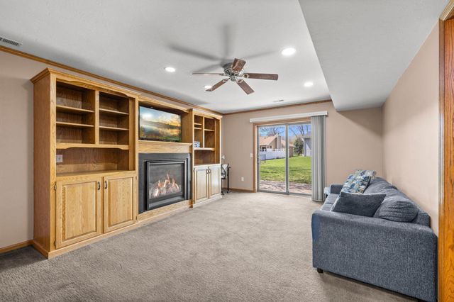 1286 Emerald Lane, Shakopee, MN 55379