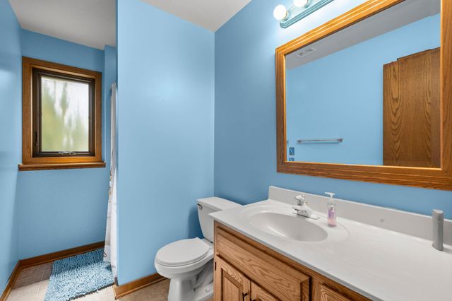 1286 Emerald Lane, Shakopee, MN 55379