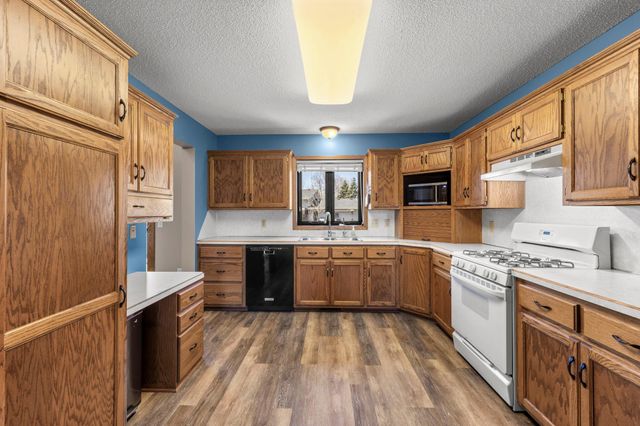 1286 Emerald Lane, Shakopee, MN 55379