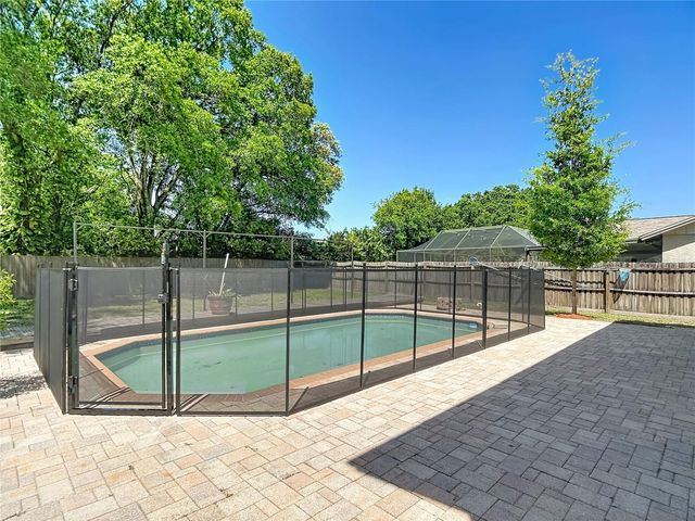 5001 MELROW COURT, Tampa, FL 33624