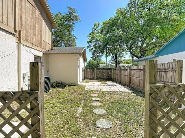 5001 MELROW COURT, Tampa, FL 33624