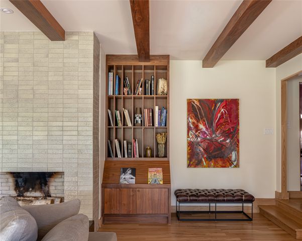 906 Leatrice Drive, Dallas, TX 75208
