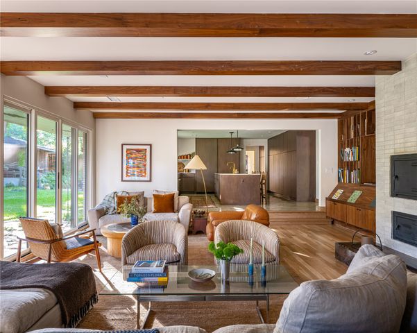 906 Leatrice Drive, Dallas, TX 75208