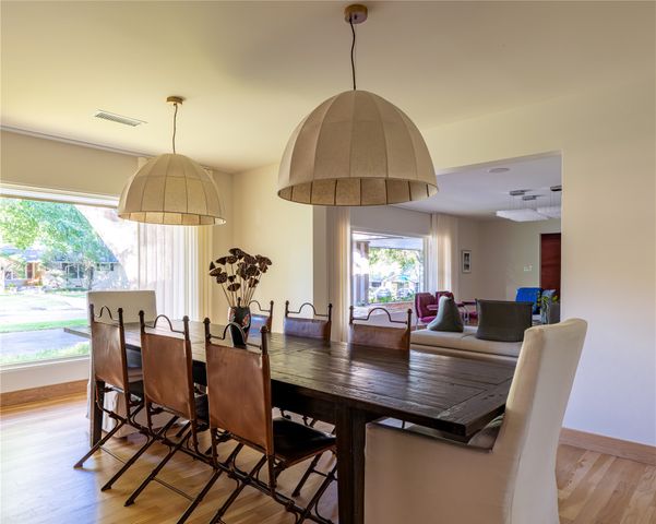 906 Leatrice Drive, Dallas, TX 75208
