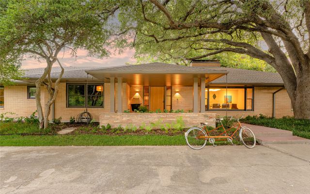 906 Leatrice Drive, Dallas, TX 75208