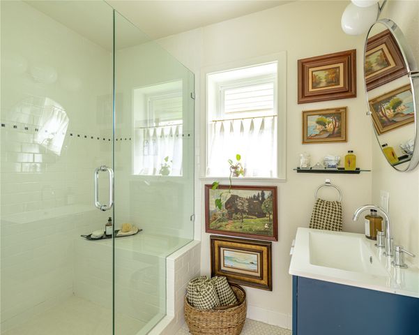 906 Leatrice Drive, Dallas, TX 75208