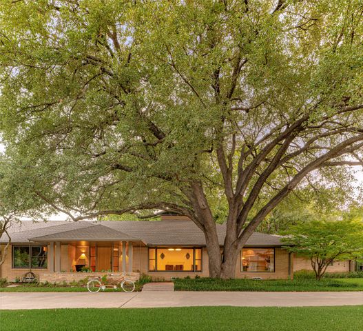906 Leatrice Drive, Dallas, TX 75208