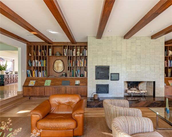 906 Leatrice Drive, Dallas, TX 75208
