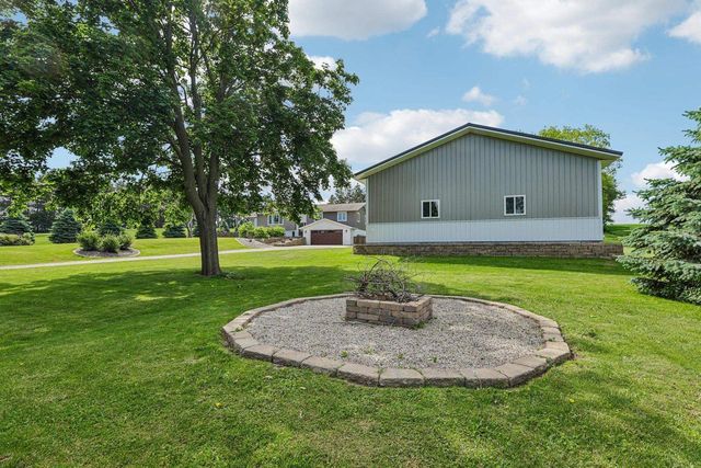 1979 Yelk Drive, Marshall, WI 53559