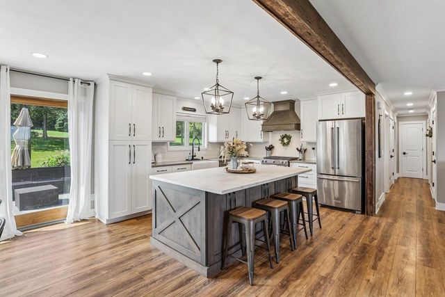1979 Yelk Drive, Marshall, WI 53559
