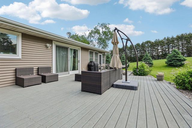 1979 Yelk Drive, Marshall, WI 53559