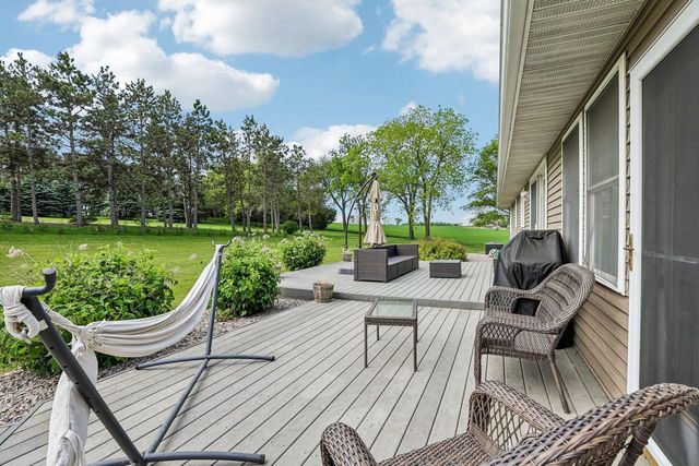 1979 Yelk Drive, Marshall, WI 53559