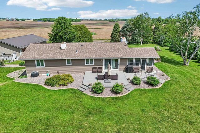 1979 Yelk Drive, Marshall, WI 53559