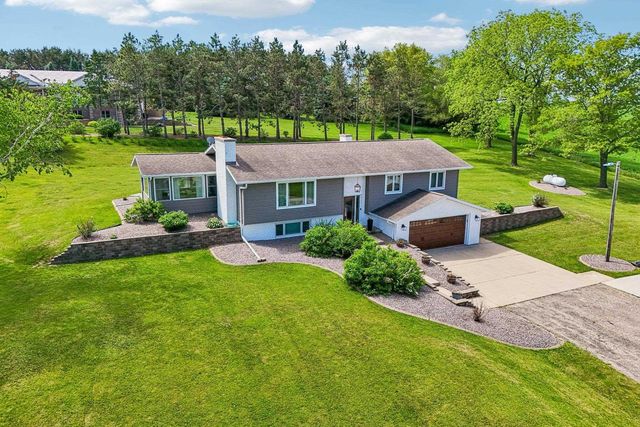1979 Yelk Drive, Marshall, WI 53559