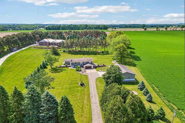 1979 Yelk Drive, Marshall, WI 53559