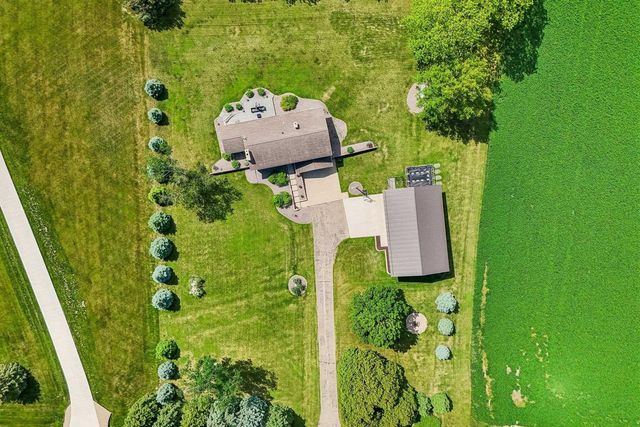 1979 Yelk Drive, Marshall, WI 53559