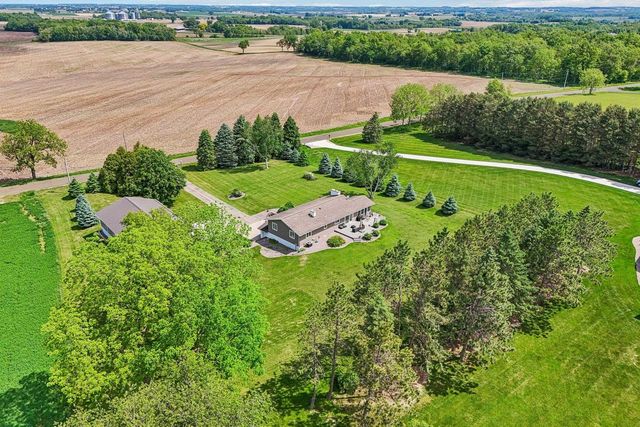 1979 Yelk Drive, Marshall, WI 53559