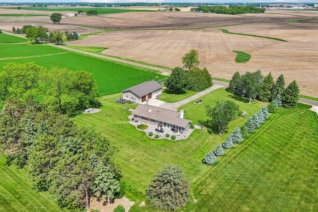 1979 Yelk Drive, Marshall, WI 53559