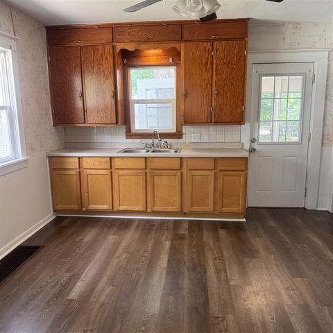 768 Hill Avenue, Muskegon, MI 49442