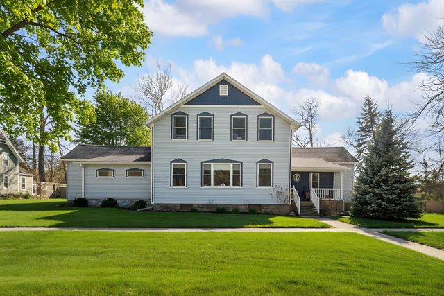 624 Erie Street, South Haven City, MI 49090