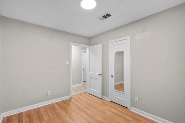 706 13th Street N, Texas City, TX 77590