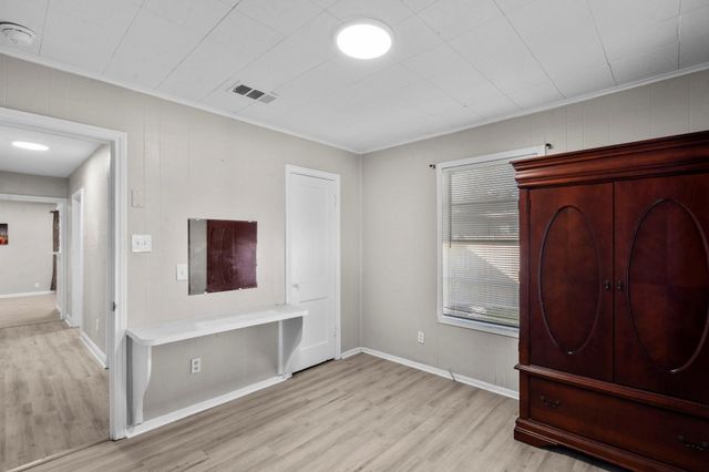 706 13th Street N, Texas City, TX 77590