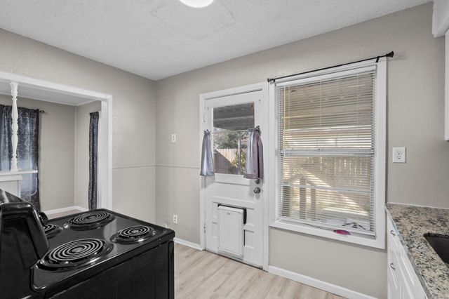 706 13th Street N, Texas City, TX 77590