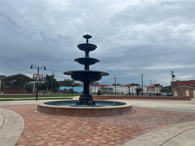112 W Texas Avenue, Baytown, TX 77520