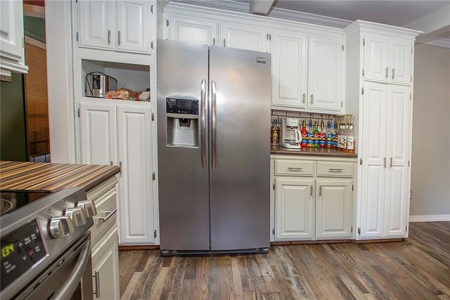 214 Canterbury Circle, Russellville, AR 72802