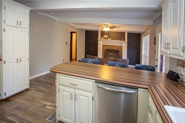 214 Canterbury Circle, Russellville, AR 72802